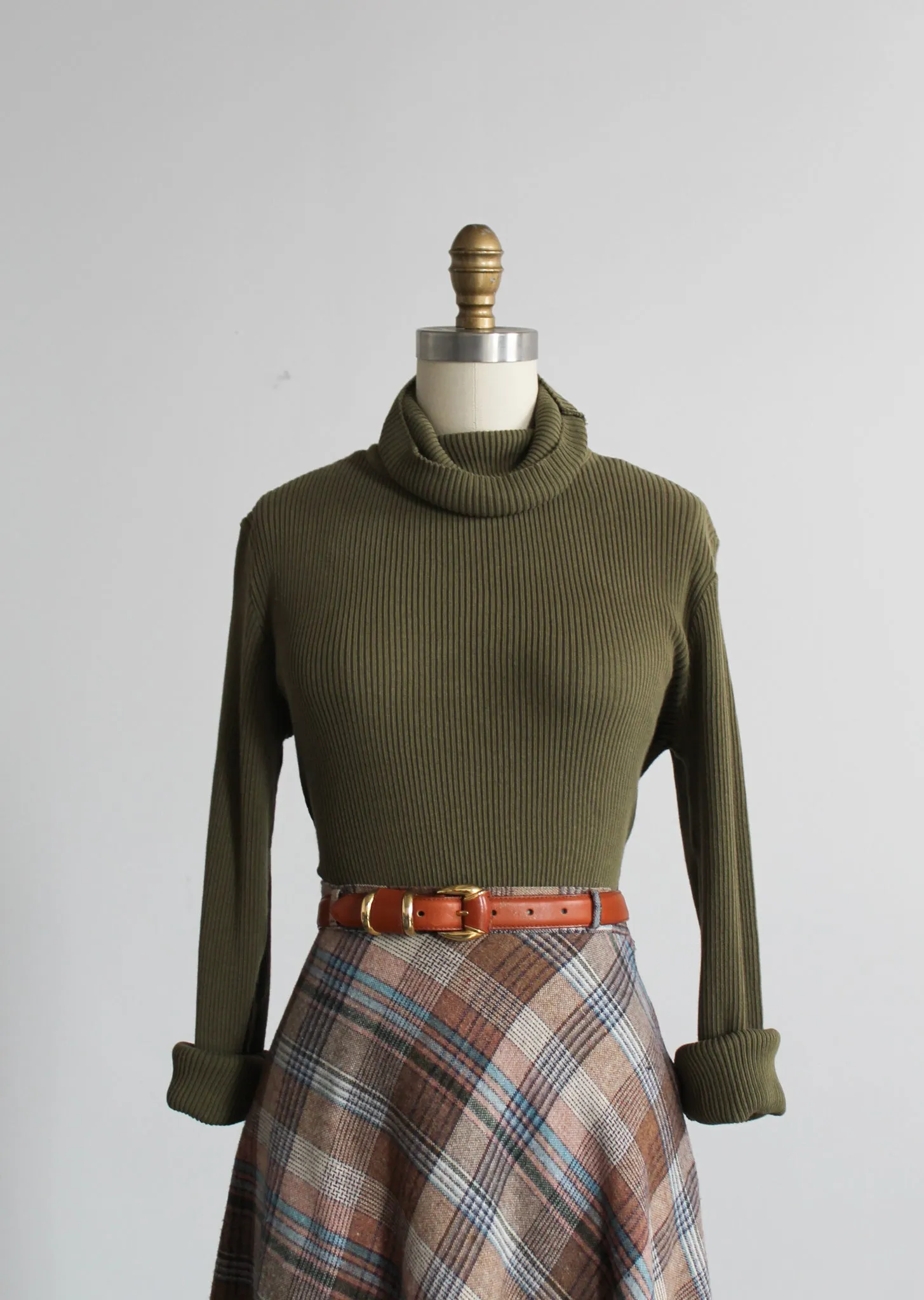 basil rib knit turtleneck