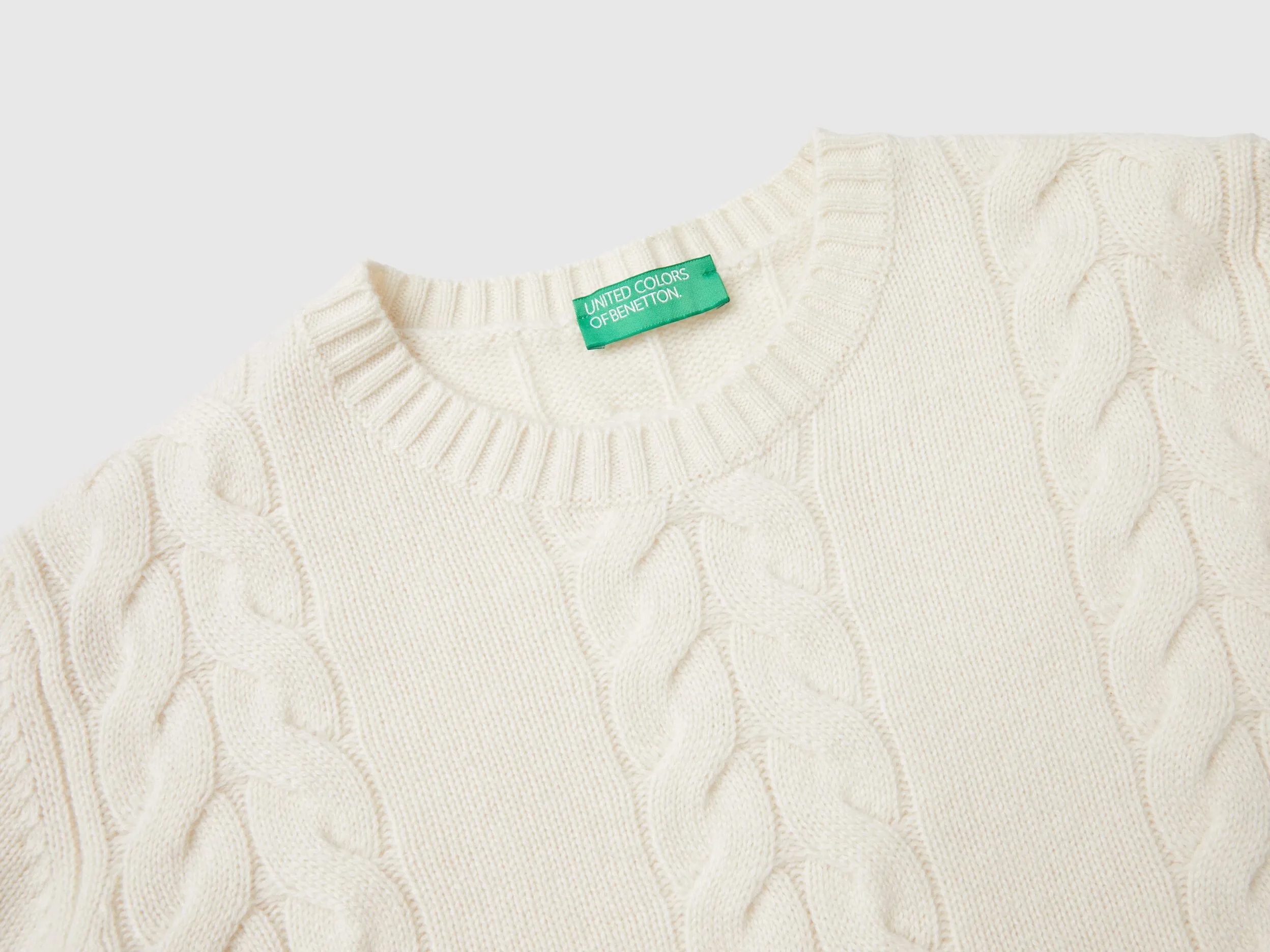 Cable knit sweater in pure cashmere - Creamy White | Benetton