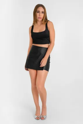 Falda short corto de fit ajustado efecto piel