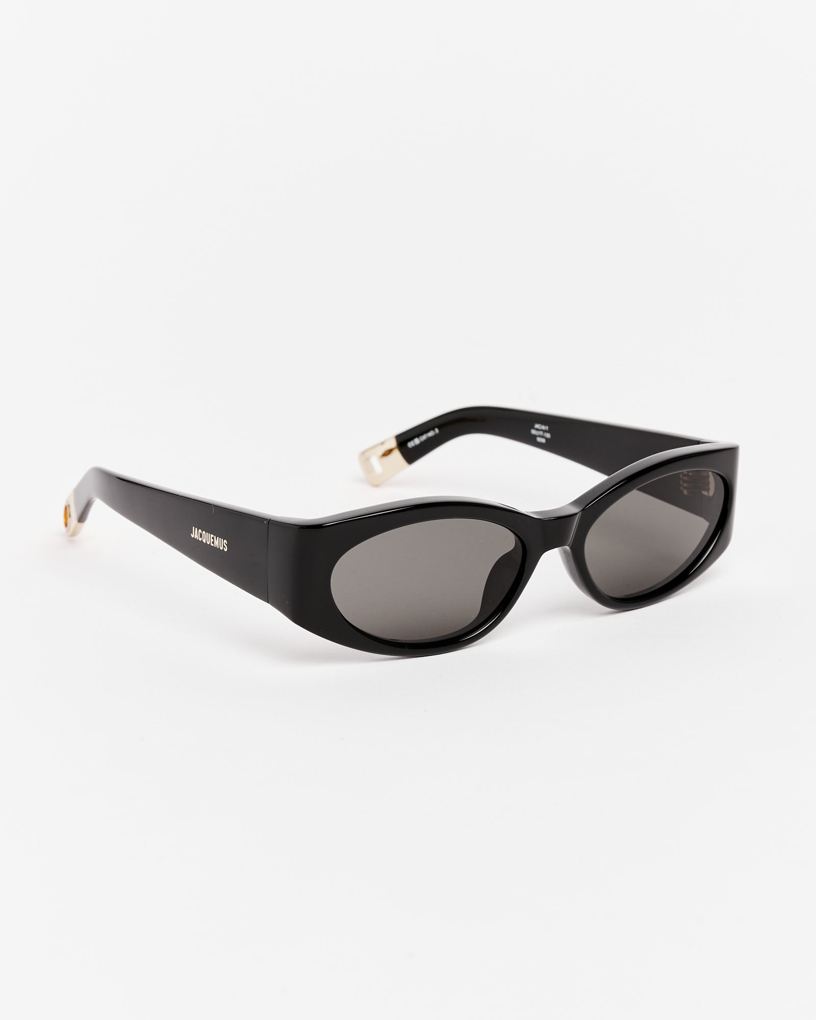 Les Lunettes Ovalo Sunglasses in Black