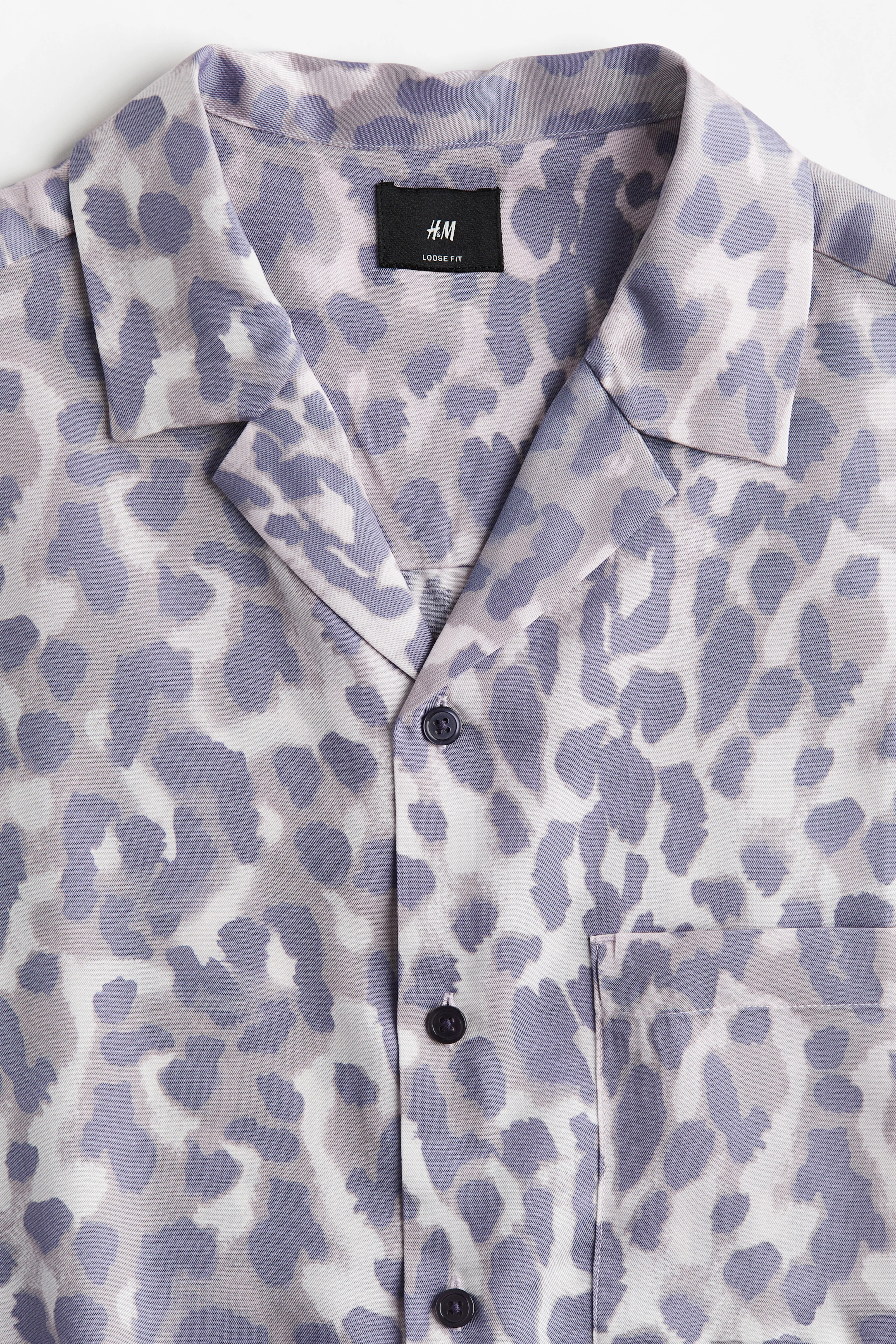 Loose Fit Lyocell resort shirt - Short sleeve - Regular length - Purple/Leopard print - Men | H&M GB