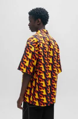 Oversize-fit short-sleeved shirt in seasonal print