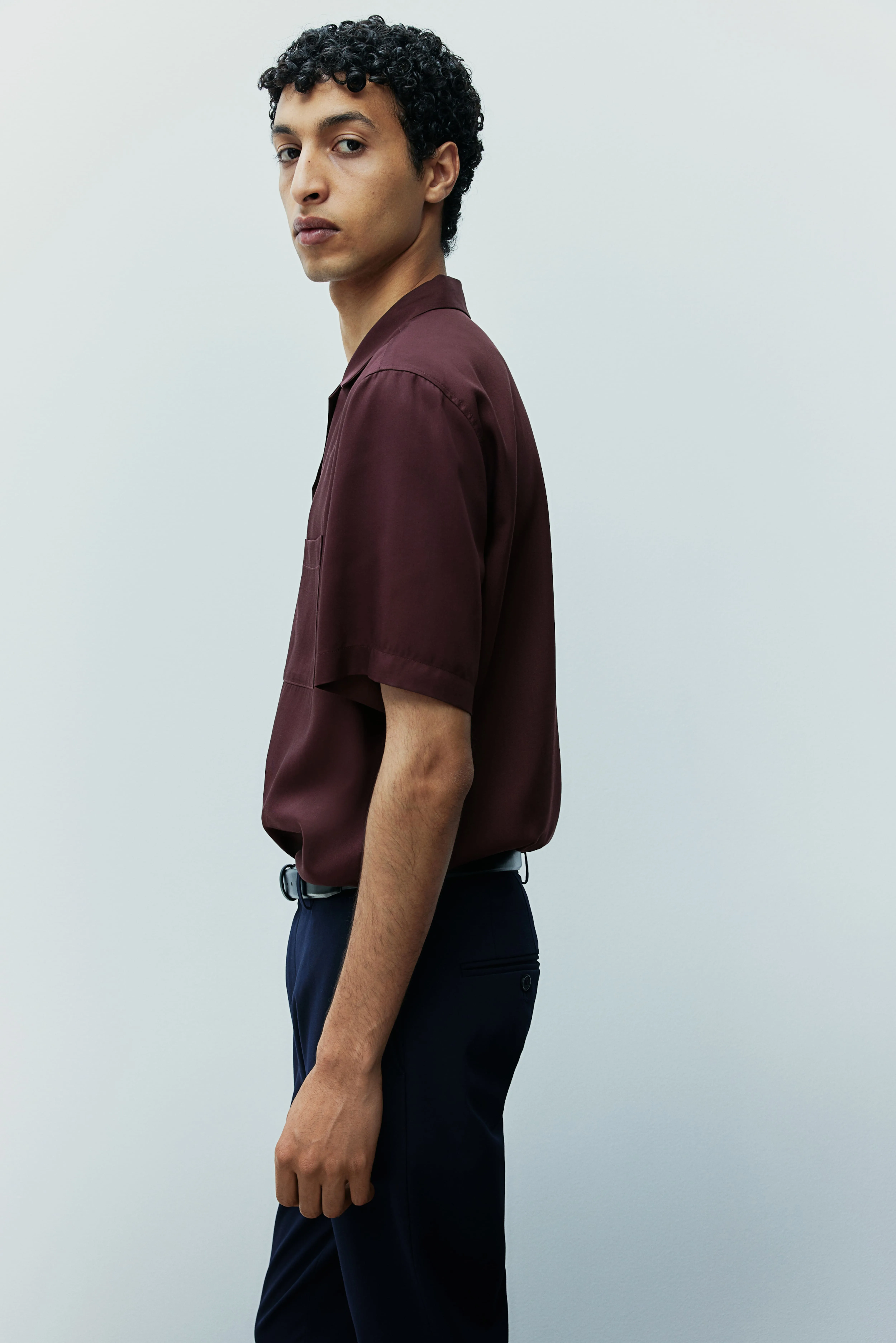 Regular Fit Lyocell resort shirt - Short sleeve - Regular length - Plum purple - Men | H&M GB