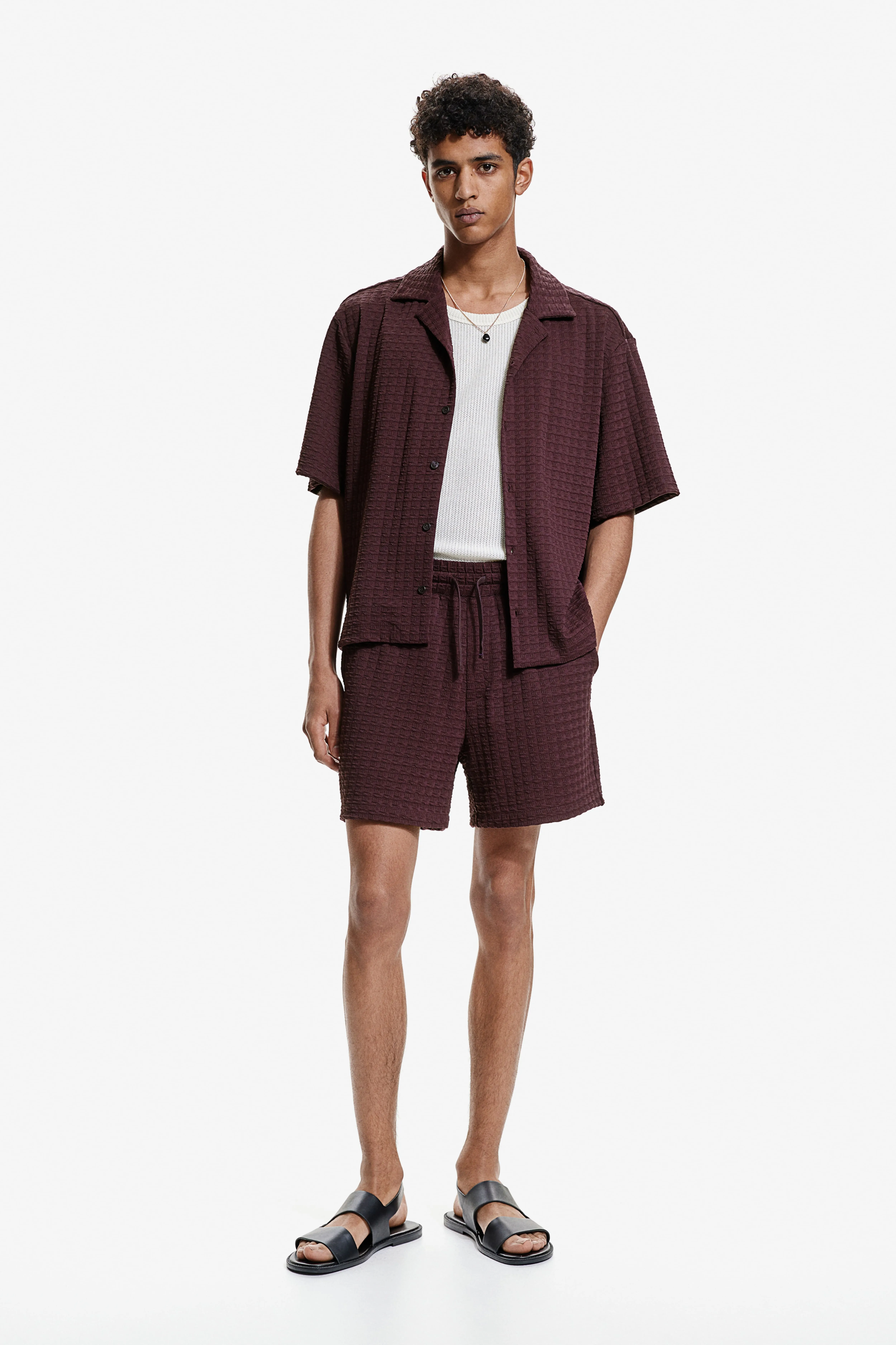 Regular Fit Textured sweatshorts - Regular waist - Short - Plum purple - Men | H&M GB