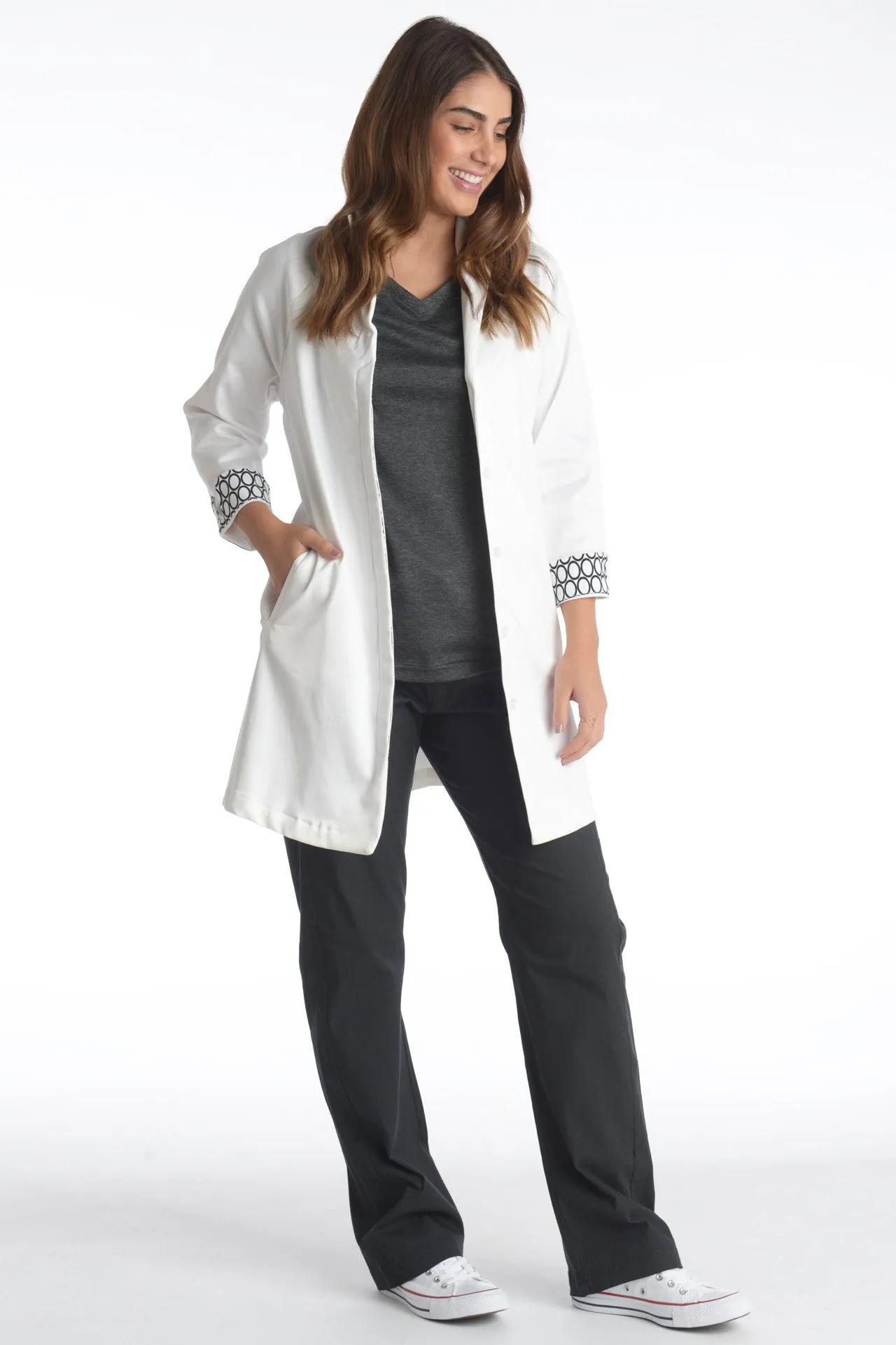 THE ESSENTIAL WHITE LAB COAT