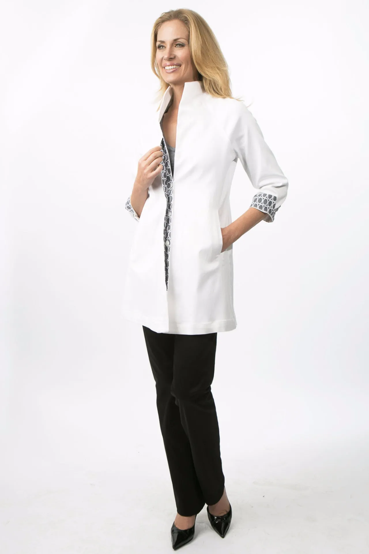 THE ESSENTIAL WHITE LAB COAT